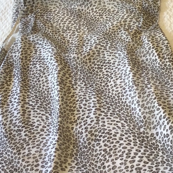 Gray Leopard Print Sleeveless Top - Picture 4 of 5